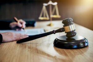 How a Personal Injury Lawyer Helps You