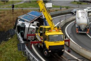 Hiring a Mobile truck accident Lawyer